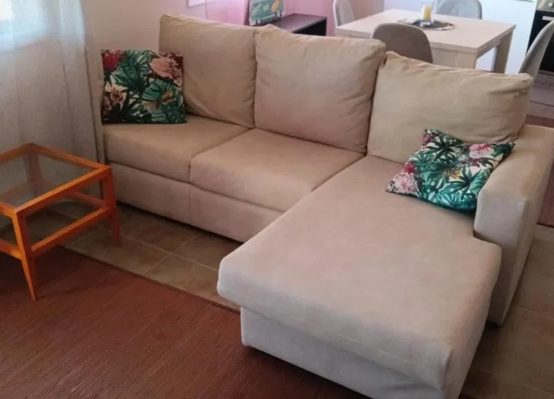 Sofá apartamento Camino de Santiago